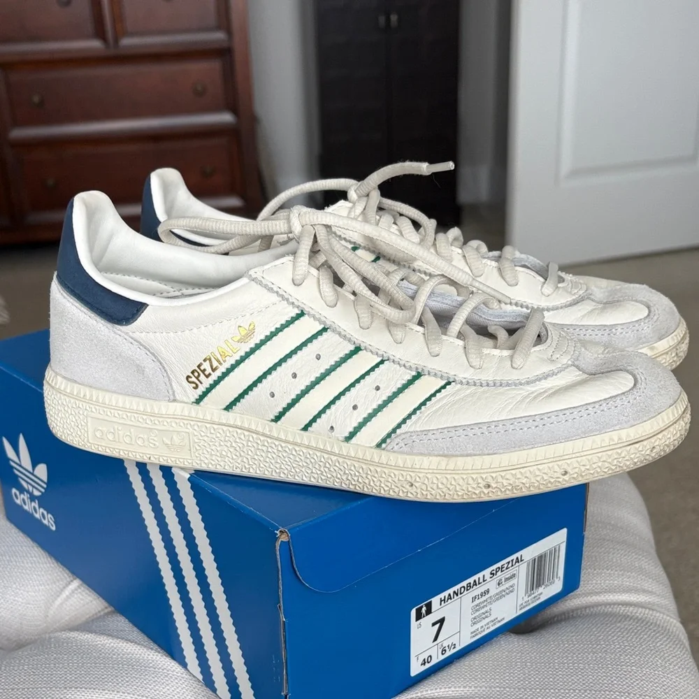ADDIDAS Handball Spezial size        7/Men, 8.5/W - Picture 2 of 12